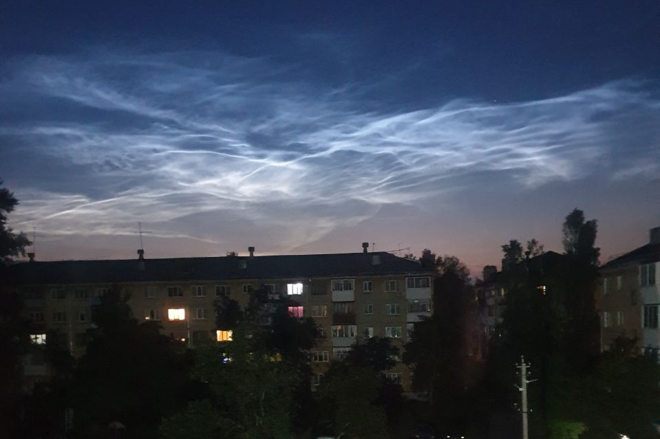 Над Екатеринбургом посреди ночи засияло небо. 15 космических кадров