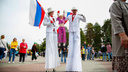 С гигантским флагом и обнимашками: смотрим, как челябинцы отпраздновали День России