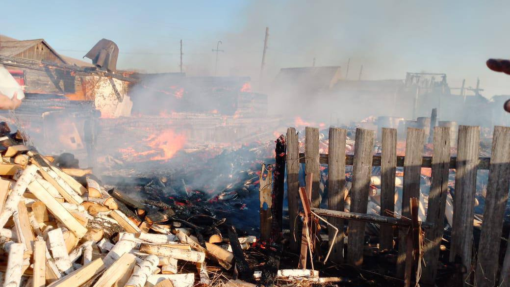 72-летний забайкалец, у которого сгорел дом, месяц назад похоронил жену. У него не осталось никаких вещей