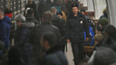 «Просят вывернуть карманы». На Замоскворецкой линии метро усиление полиции: фото