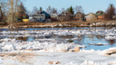 В Архангельской области разрушился затор льда — из-за него затопило дома и дороги