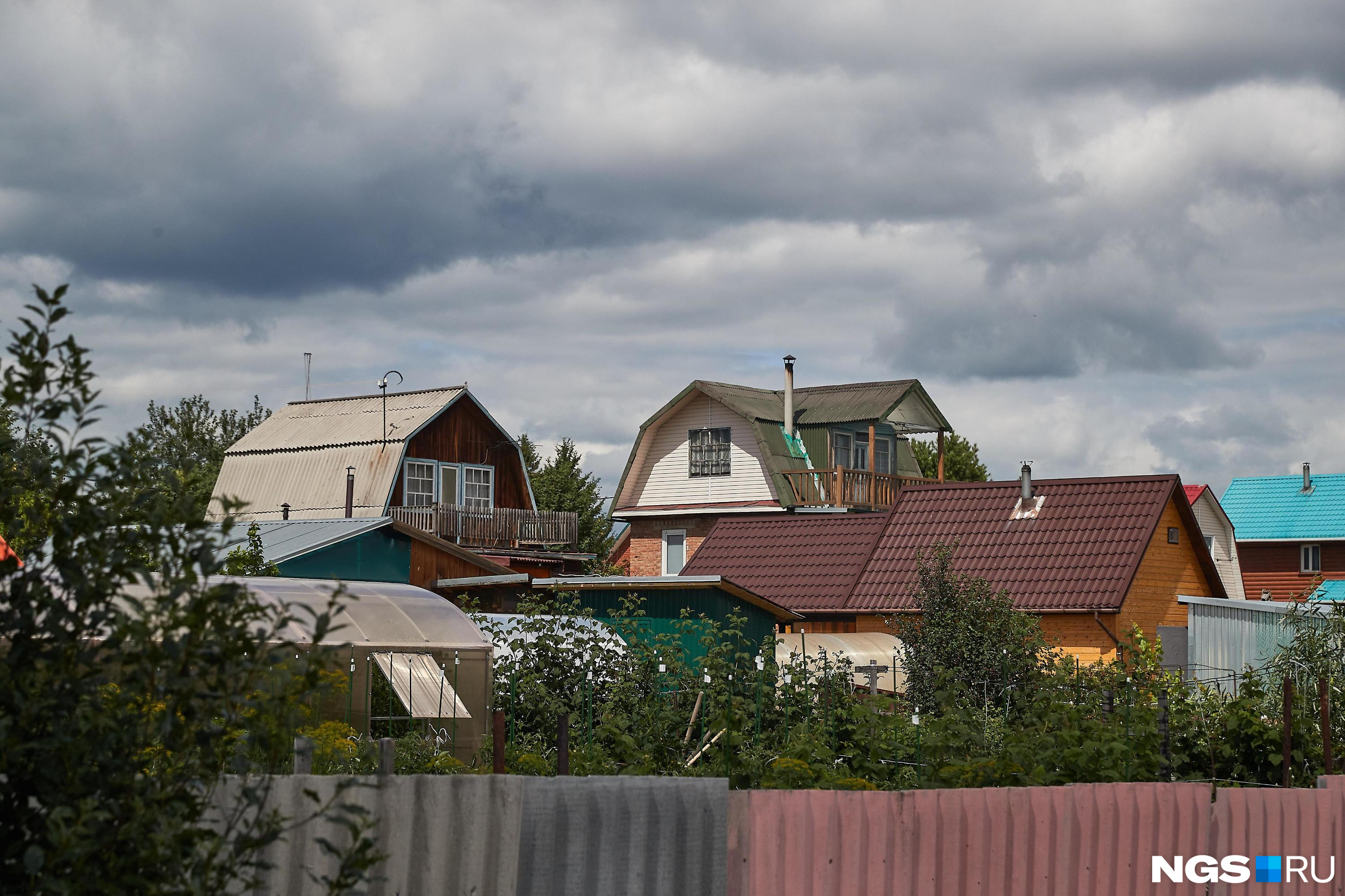 Баня-дом и коттедж с бассейном: какие дачи новосибирцы могут арендовать на лето — обзор вариантов с ценами