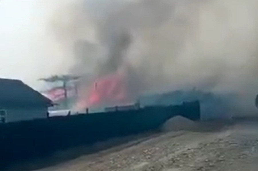 Глава Первомайского назвал причину возгорания домов в поселке