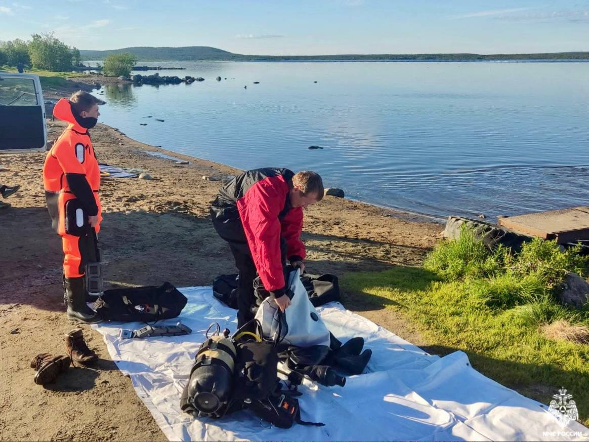 В Мурманской области на озере Имандра потерпел крушение гидроплан. Спасатели ведут поиск пилота