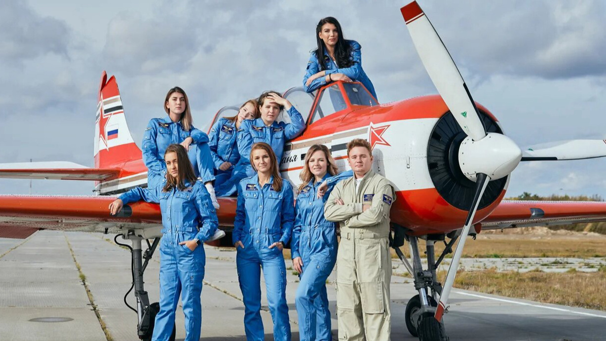 Про женскую пилотажную группу «Барсы» из Сургута написал Forbes