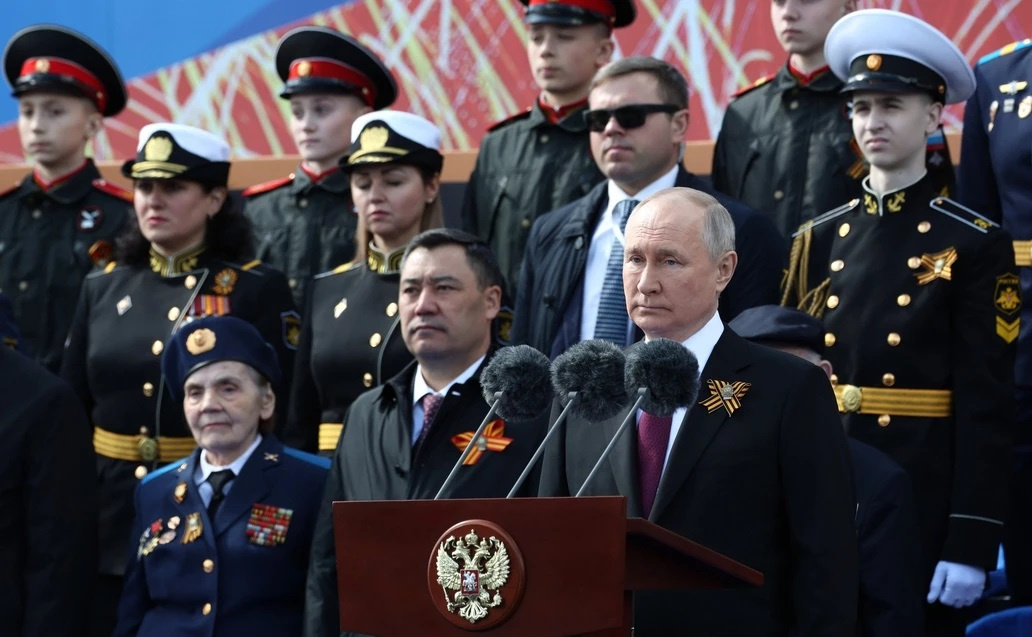 Президент Владимир Путин выступил на параде <nobr>9 Мая</nobr>