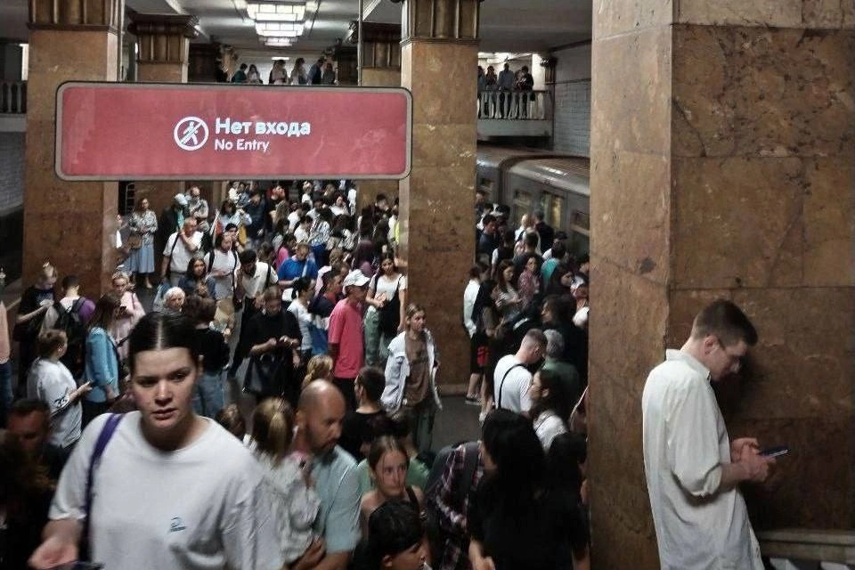 В метро Москвы встали поезда, в деле «Крокуса» — новые обвиняемые: новости за 1 июня