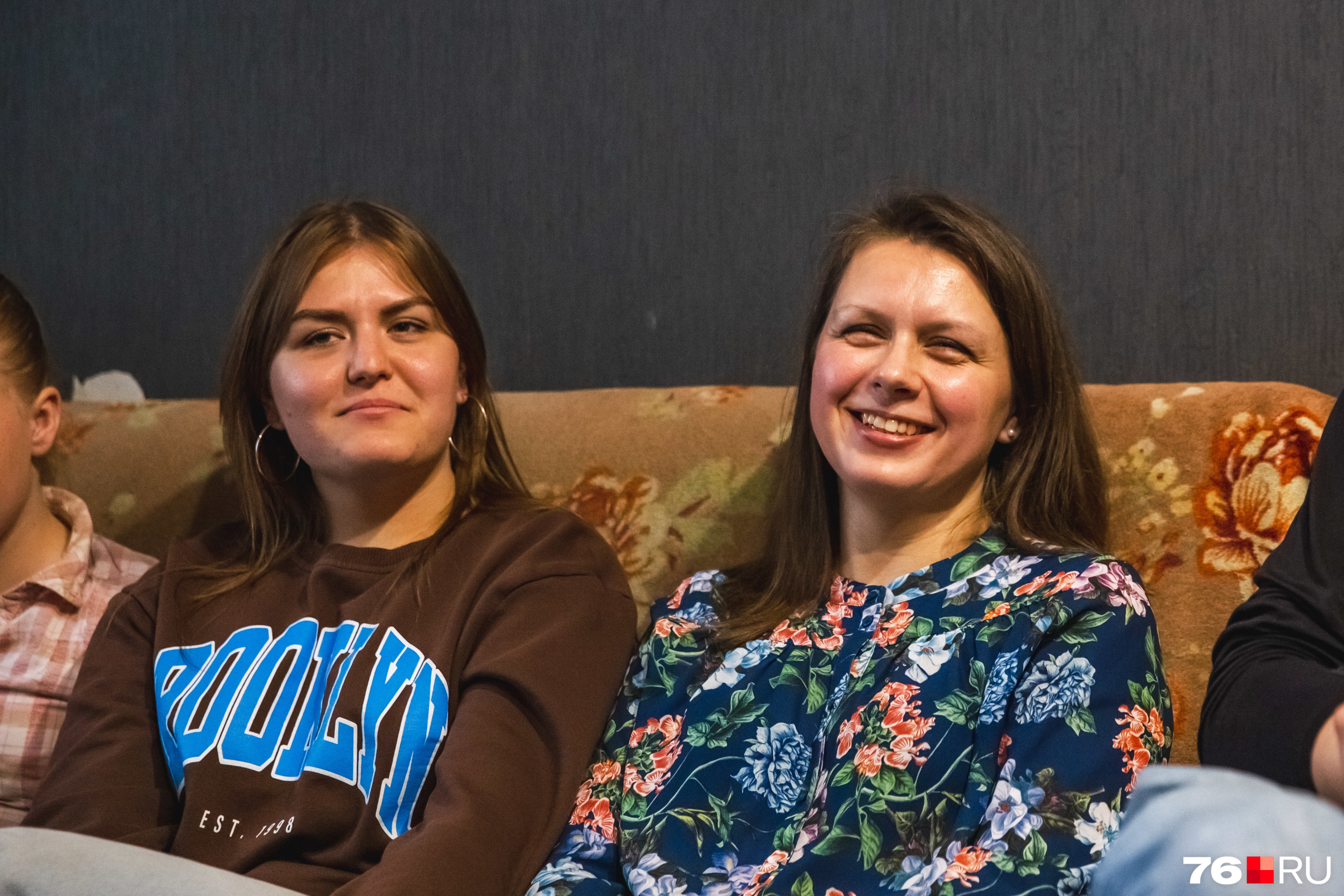 Настя (слева) — самая старшая в семье: после журналистики будет поступать на режиссерский факультет