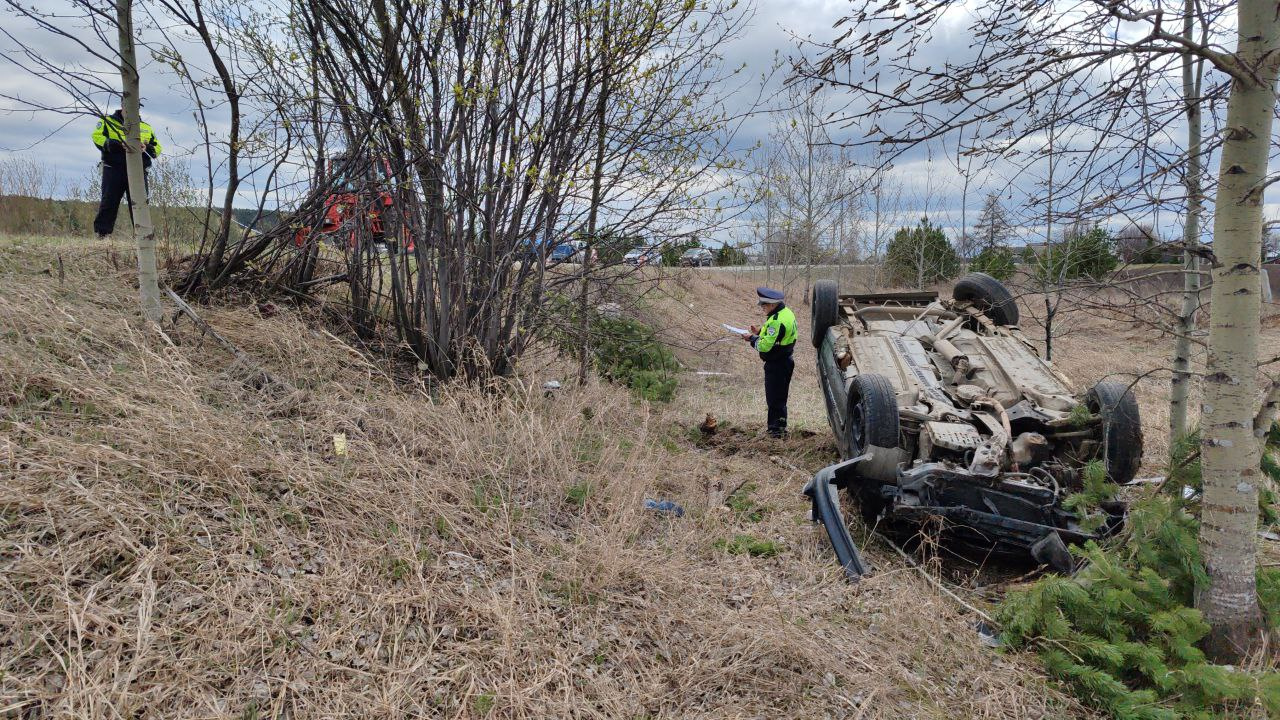На Урале водитель Toyota погиб в ДТП. Его выбросило из салона