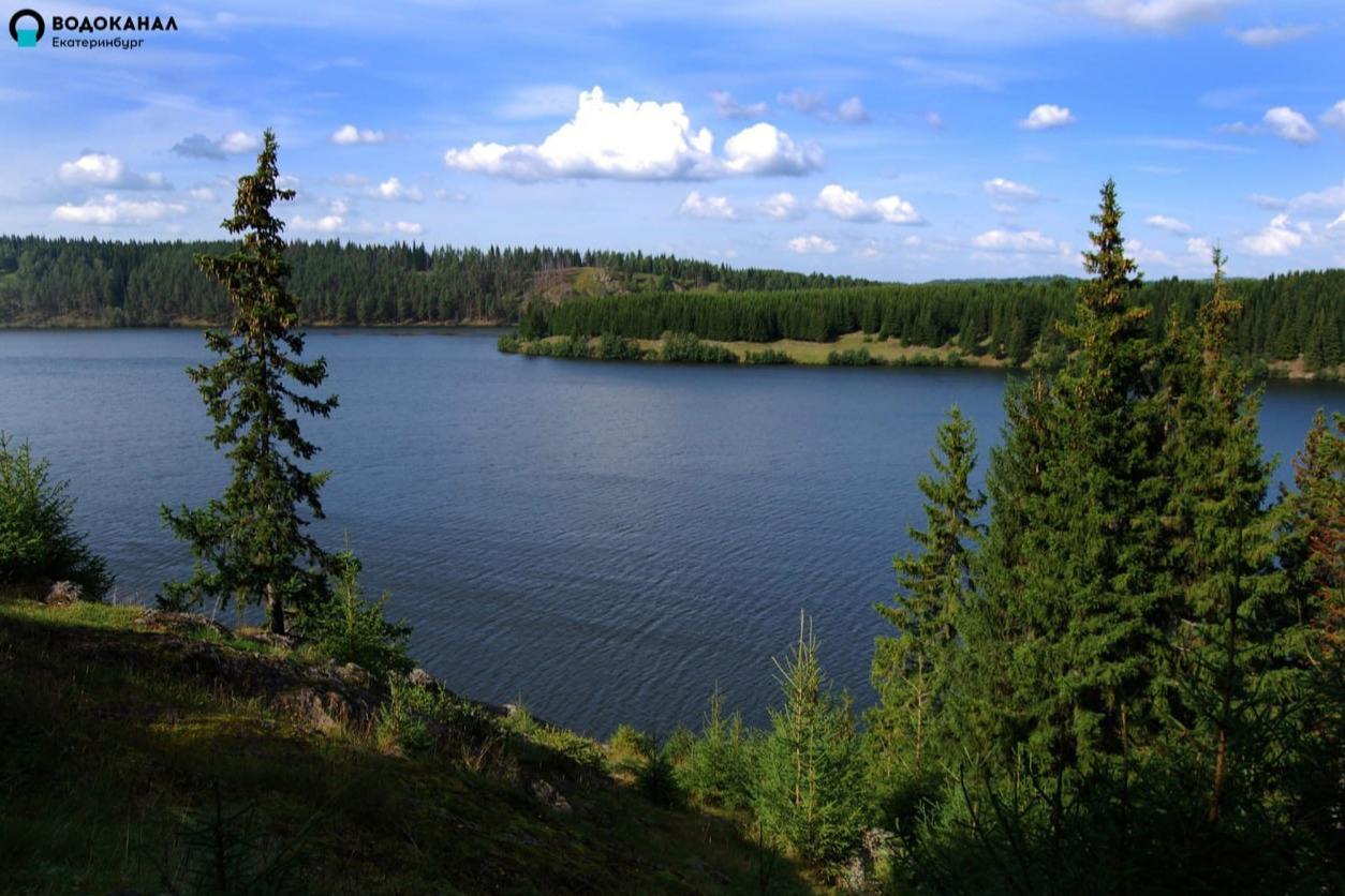 Из-за жары в водоемах Свердловской области резко упал уровень воды