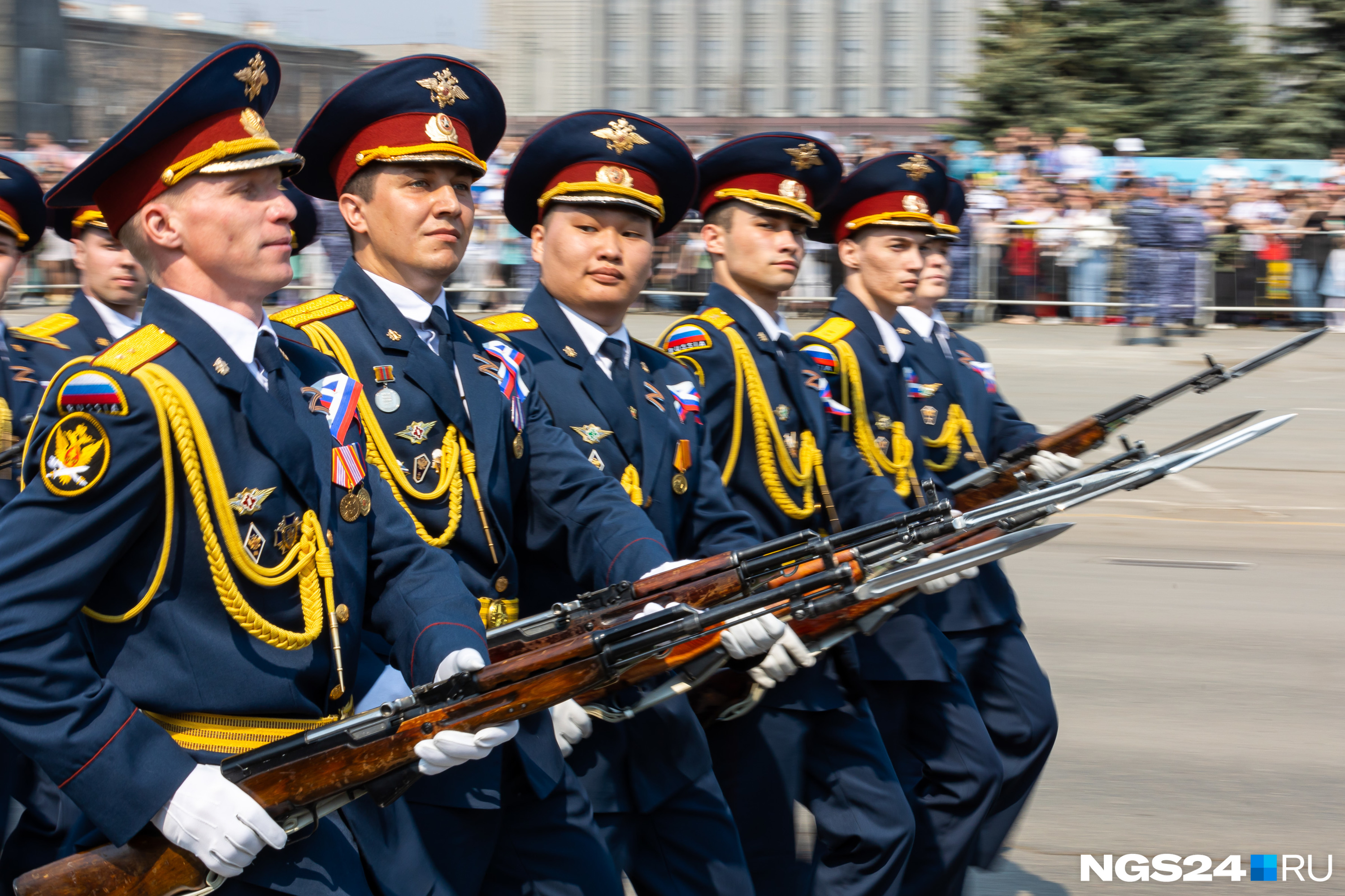 Парад в красноярске сегодня