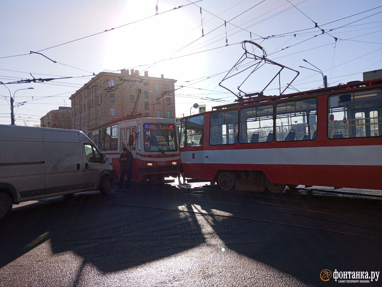 Два трамвая не разъехались на углу Расстанной и Камчатской. Движение встало