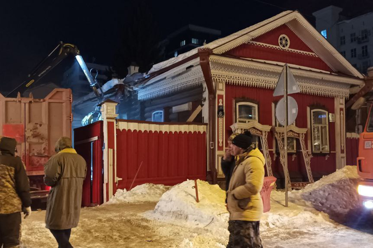 Признаки мочекаменной болезни у кота. Мочекаменная болезнь у кота. Кот спит весь день и не ест. Кот резко перестал есть. Вялая кошка.