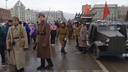 «На Вашингтон»: в центре Новосибирска заметили десятки автомобилей с флагами — часть из них военные