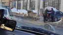 Отлетел на пешеходный переход: два автомобиля столкнулись в центре Новосибирска