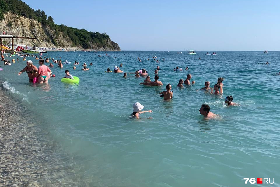 «Сюда хочется возвращаться»: туристы показали секретный пляж на Черном море с чистой водой