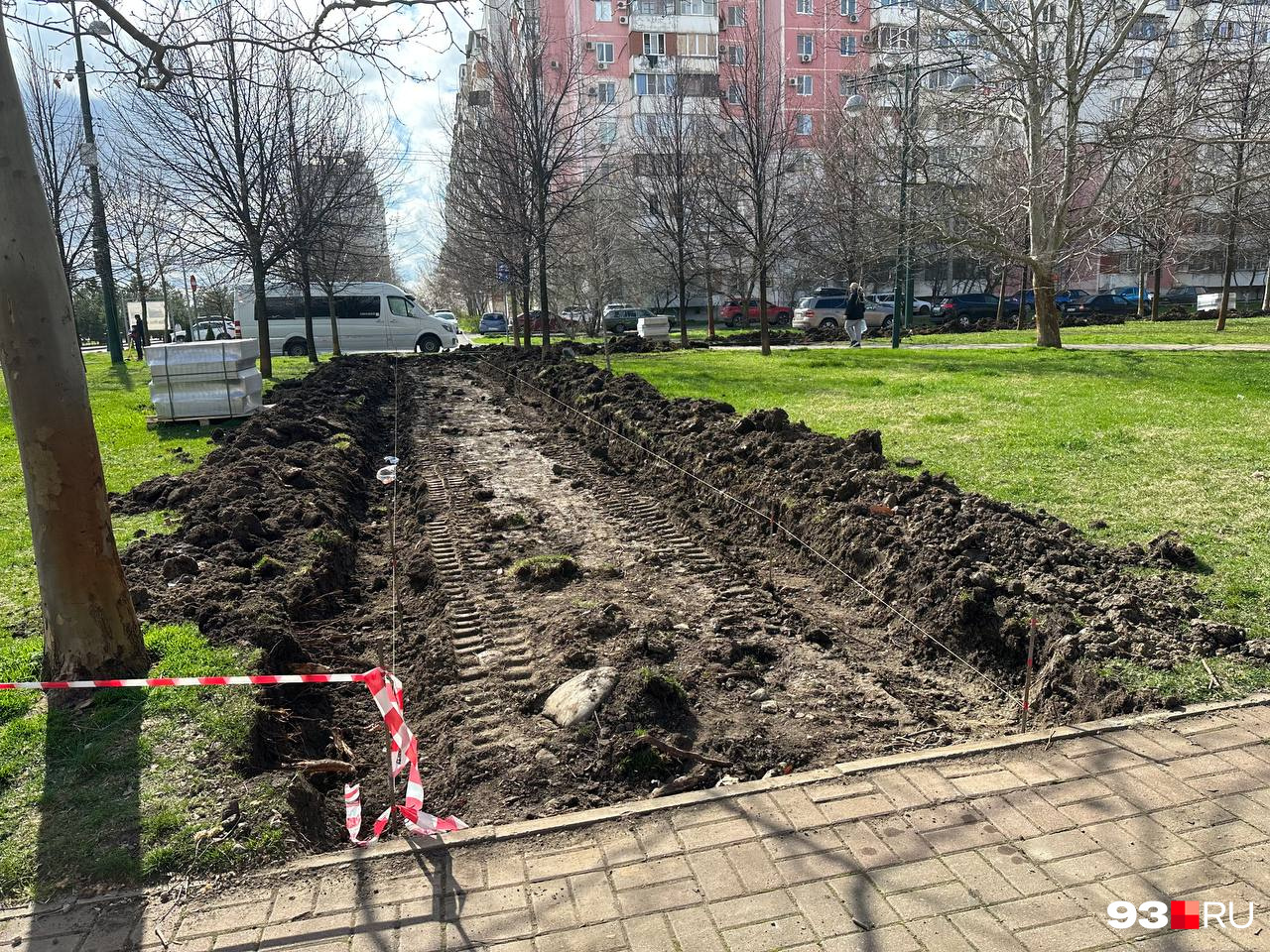 Территорию огородили Территорию огородили