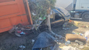 В Самарской области мусоровоз раздавил Lada
