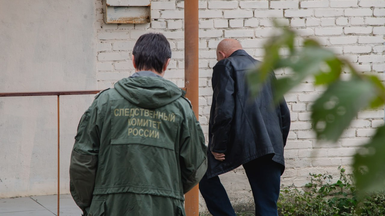 Полицейские задержали педофила во время секса со школьником в Нижнем Новгороде