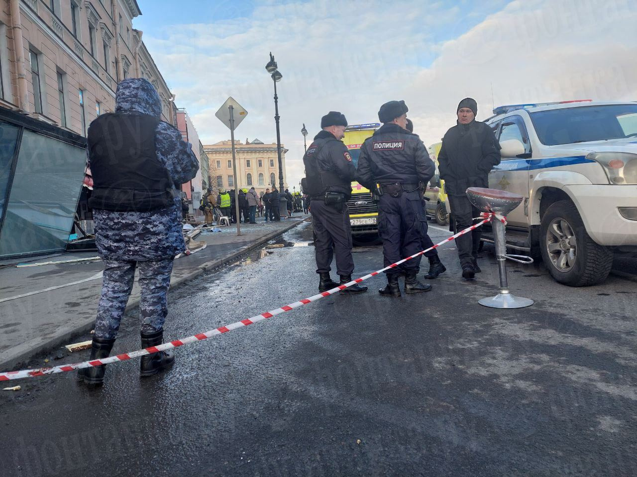 Что произошло в санкт петербурге сегодня взрыв. Полицейские Санкт-Петербург. Питер сегодня. Теракт в кафе в Петербурге полиция.
