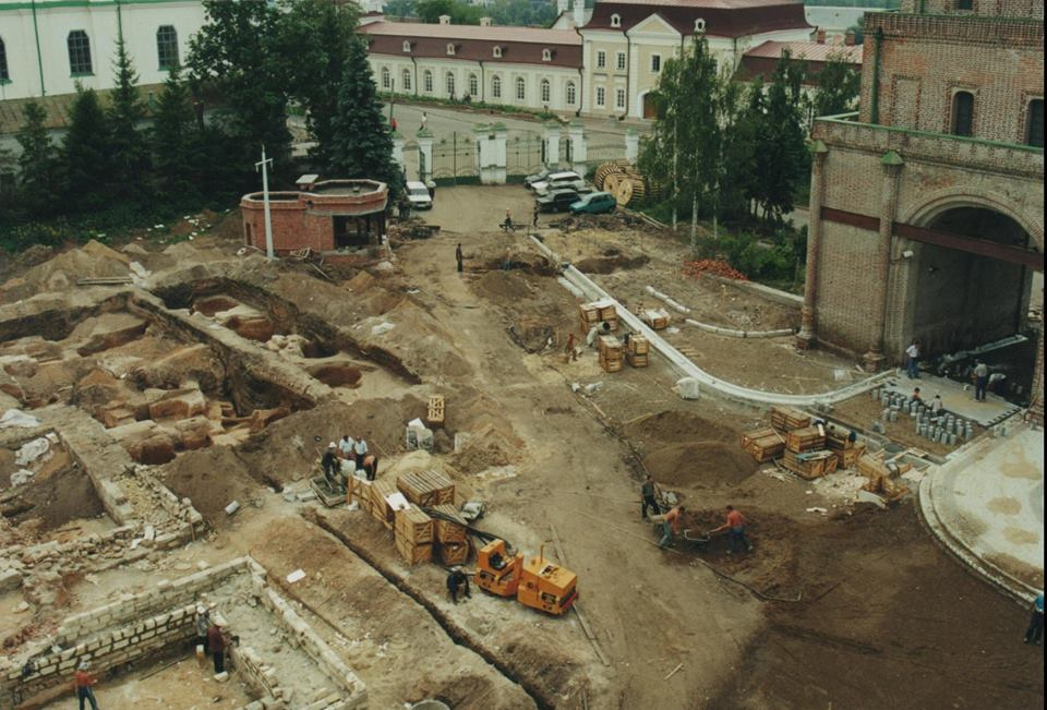 Археологические раскопки в кремле близ башни Сююмбике, 1996–1997 годы