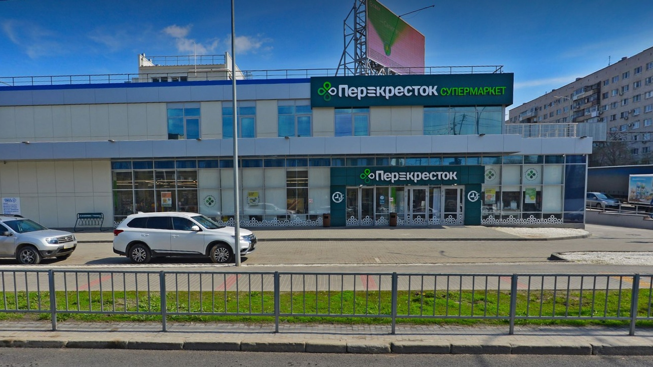 В Волгограде продают торговый центр, сделанный из отеля-недостроя