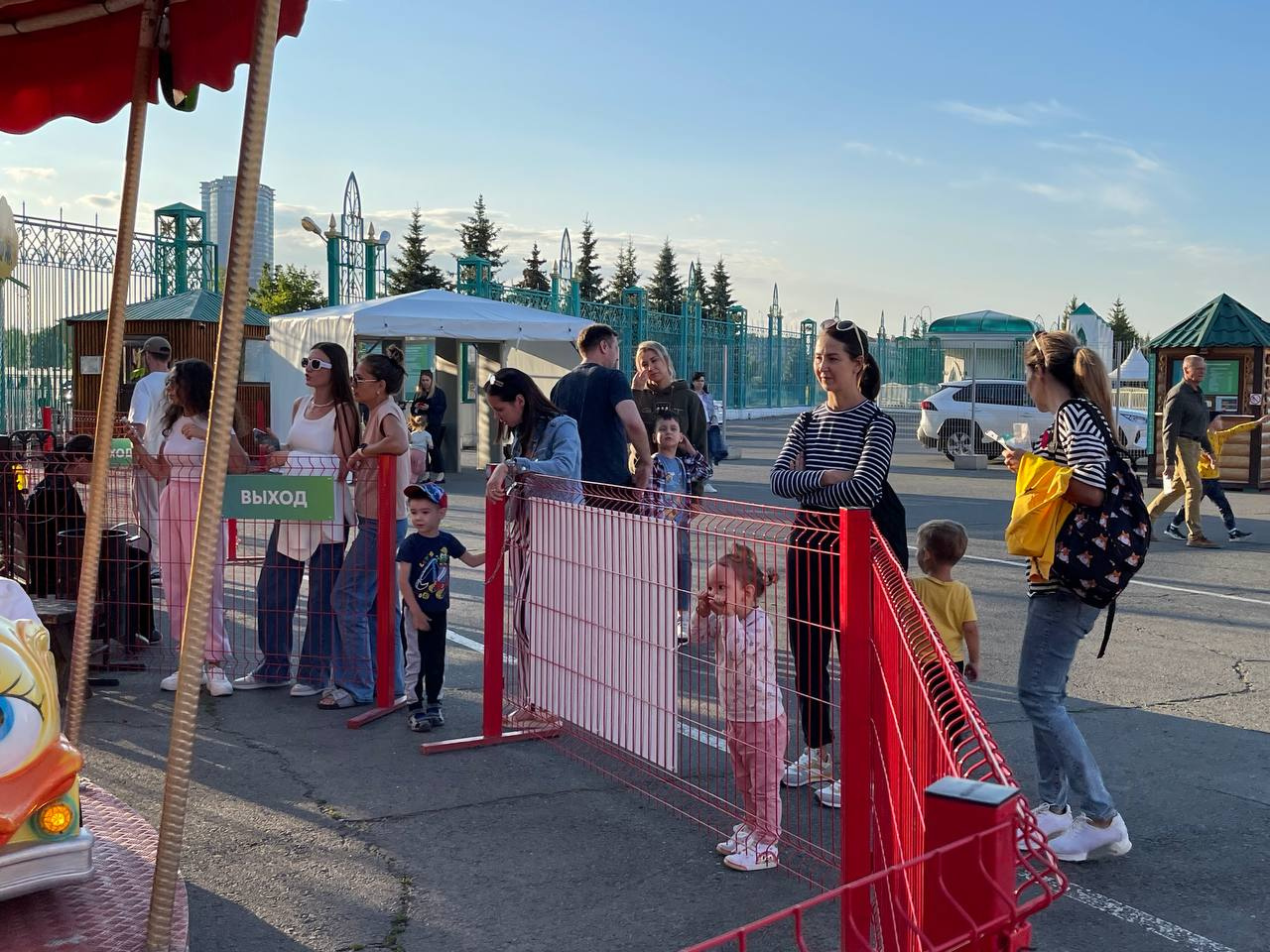 Фото аттракционов в парке