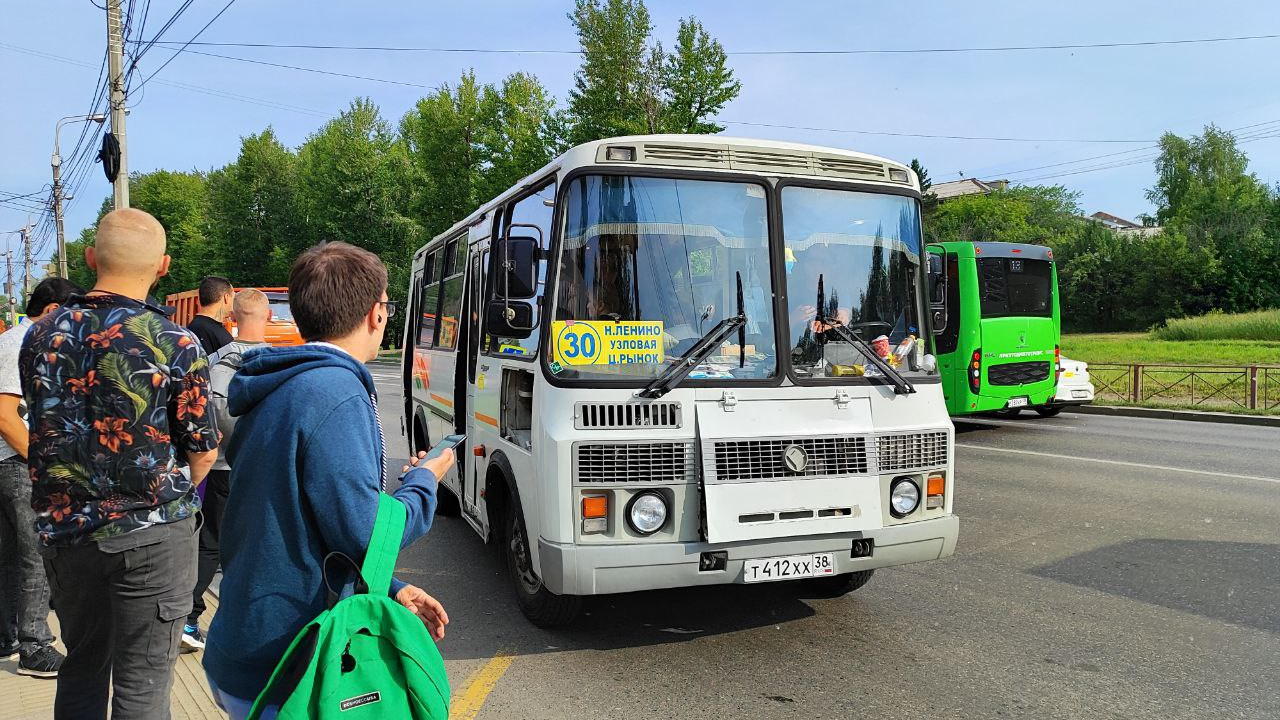 «Одно слово — срамота!» Горожанка разобрала по косточкам работу общественного транспорта в Иркутске