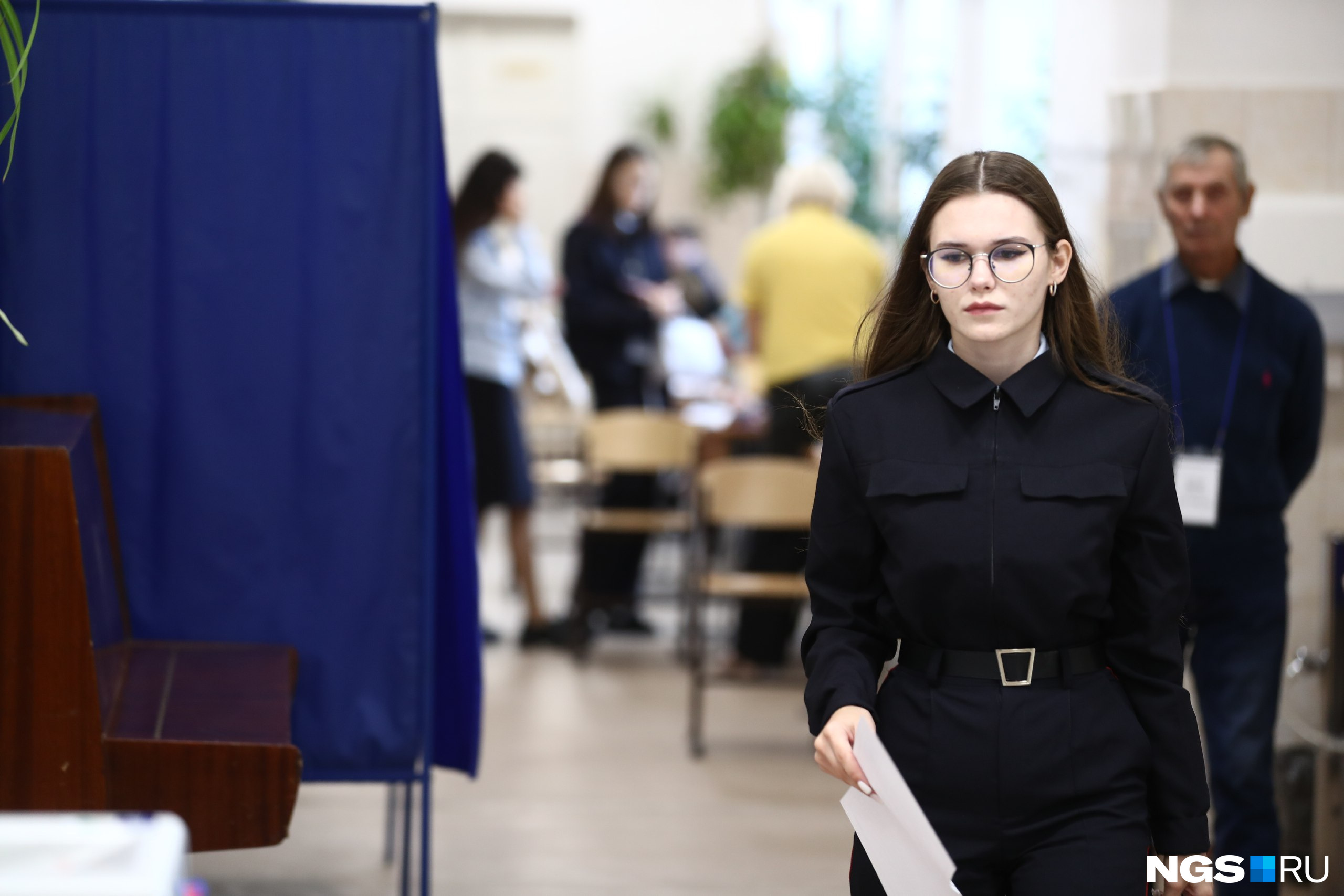 Новые снимки — с избирательного участка <nobr class="_">№ 1511</nobr> Новые снимки — с избирательного участка <nobr class="_">№ 1511</nobr>