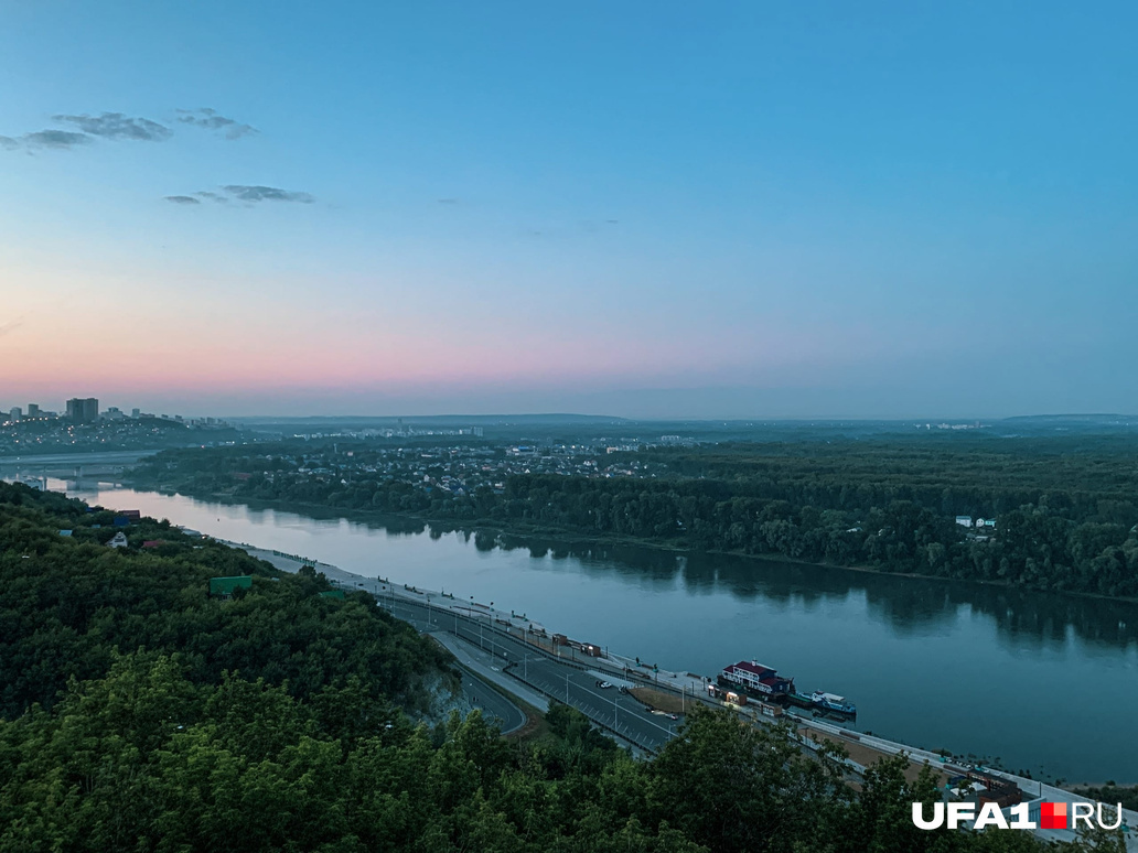 Вода сбрасывается в Белую