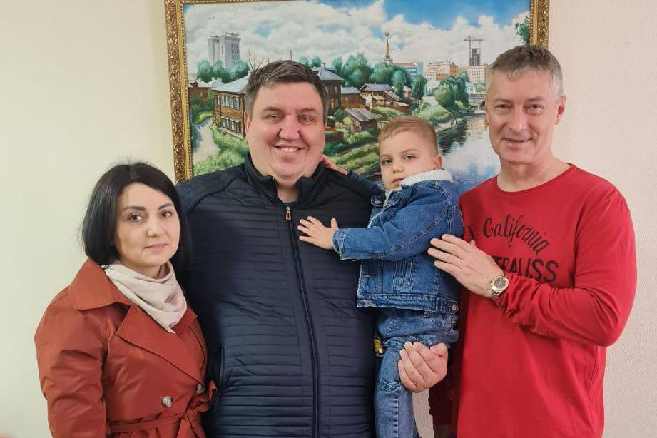 Марк с родителями и Евгением Ройзманом* в Екатеринбурге Марк с родителями и Евгением Ройзманом* в Екатеринбурге
