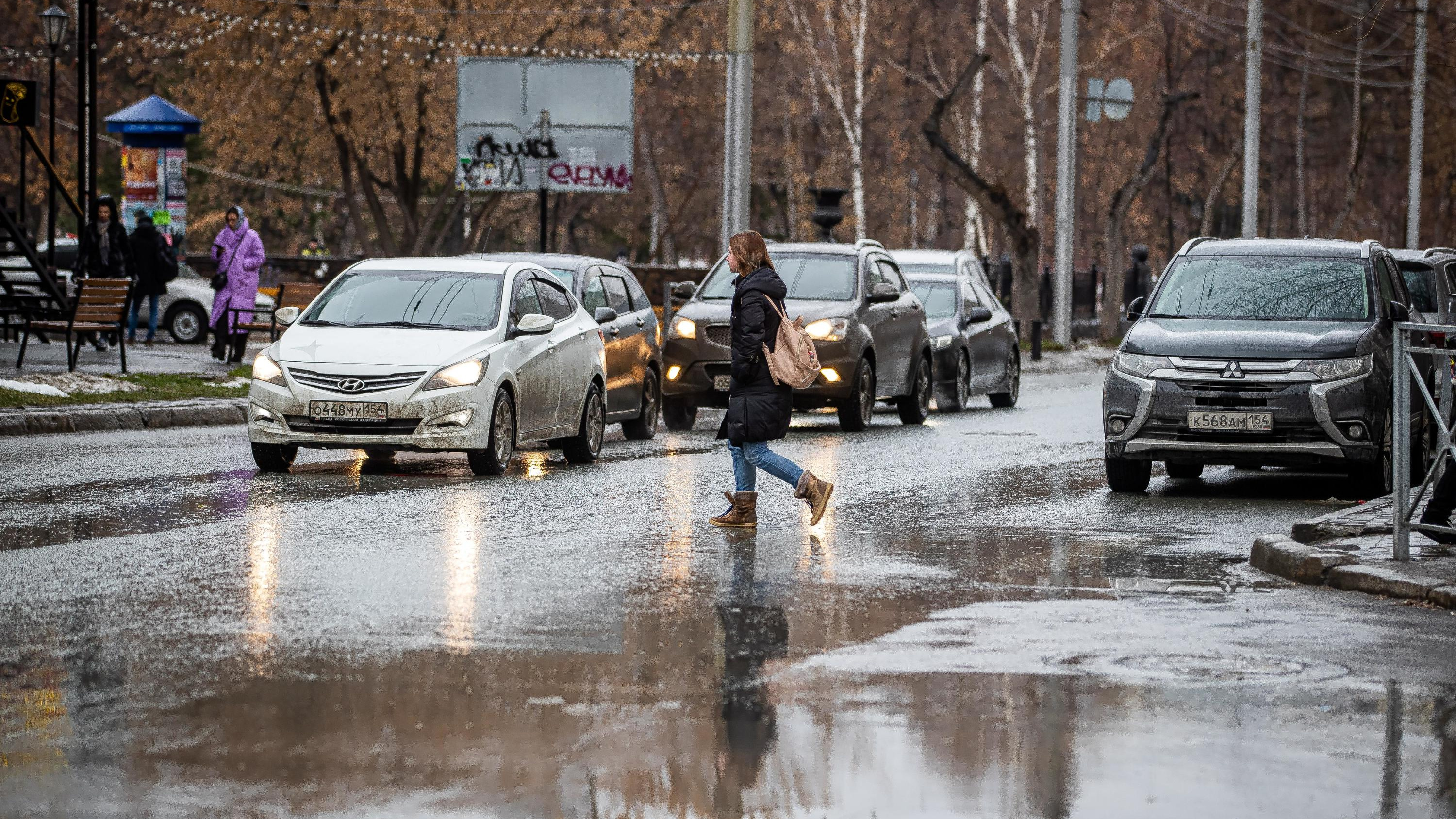 Дожди со снегом: в Новосибирской области вновь объявили штормовое предупреждение
