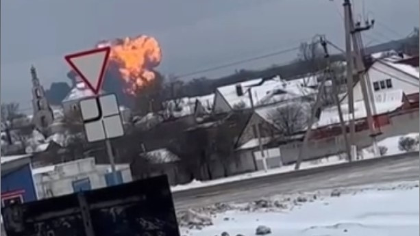Обломки раскидало на несколько километров: что известно о крушении Ил-76 в Белгородской области
