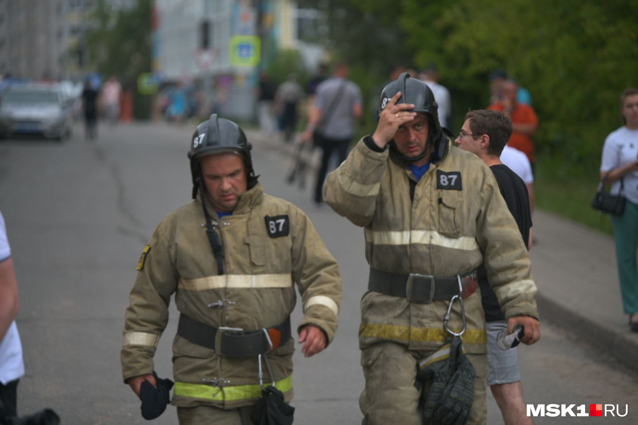 Под завалами остались люди. Беспилотник в Подмосковье 9 августа среда взорвался в Серпухове.