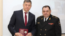Новосибирского пилота наградили за героическую посадку самолета 35 лет назад — он спас 52 пассажира
