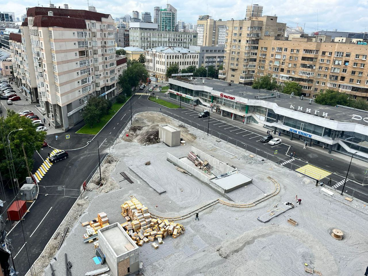 В центре Екатеринбурга появится новый сквер. Показываем, как он будет выглядеть