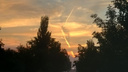 «Ракета вверх взлетела?»: самарец снял на фото странные следы в небе