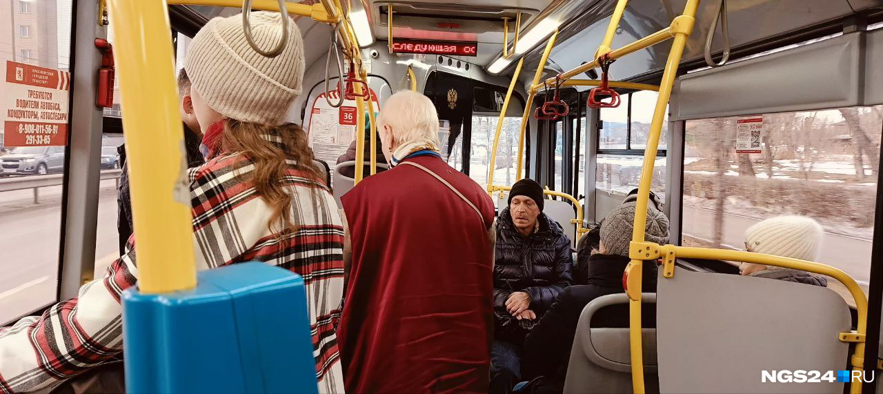 Никаких пробок и полупустые автобусы: корреспонденты проверили, как едут красноярцы из спальных районов до центра