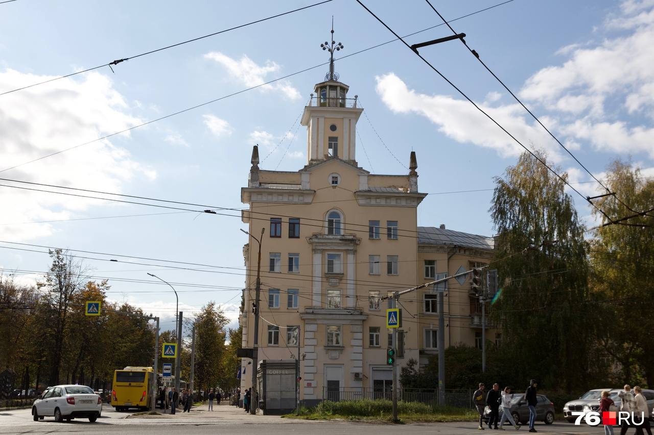 Были жертвы: в Ярославле памятником признали «сталинку», где в 2011 году  обрушился подъезд. История дома | 27.09.2023 | Ярославль - БезФормата