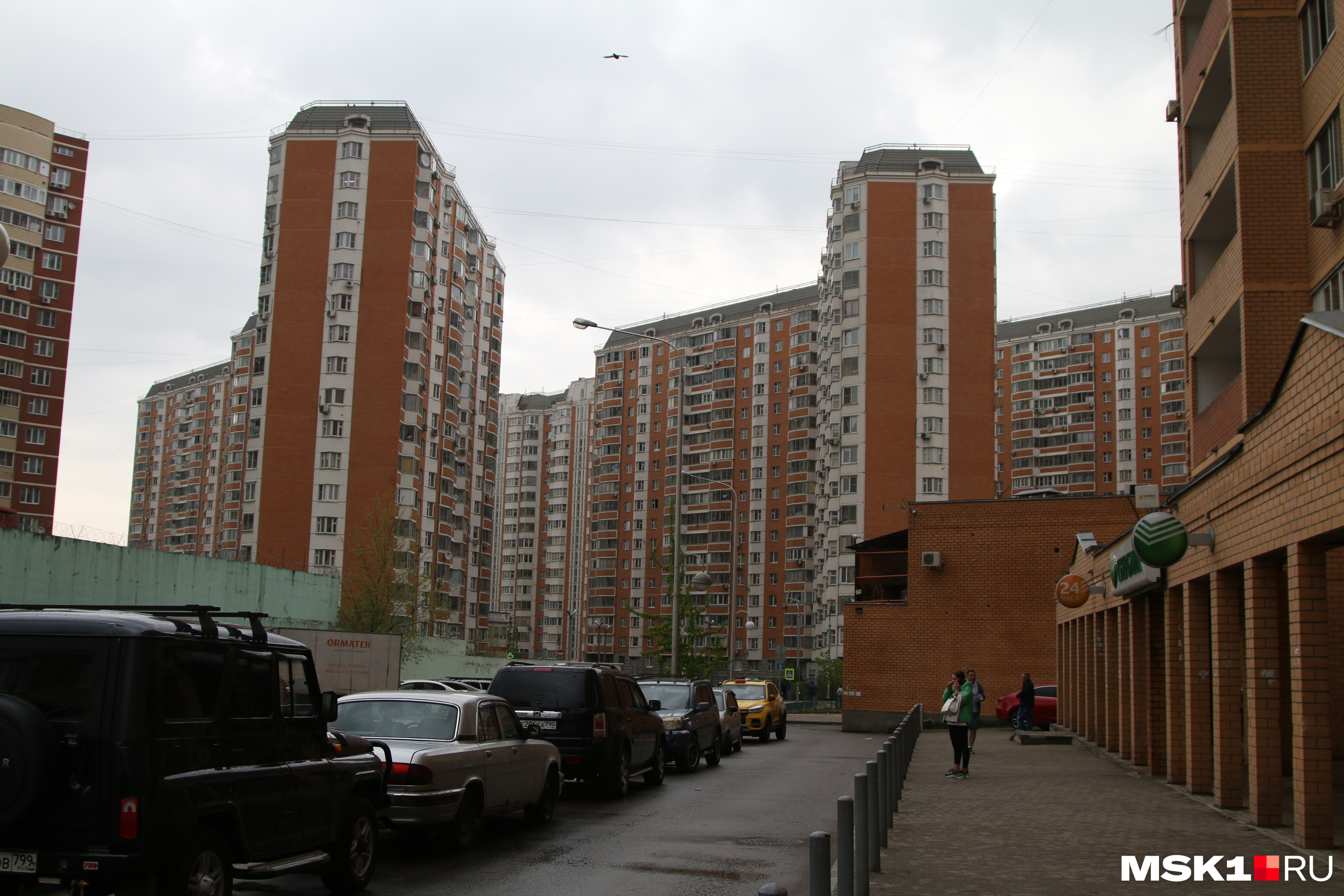 Мечеть, куда приходит множество мусульман, находится прямо в жилом доме в подмосковных Котельниках