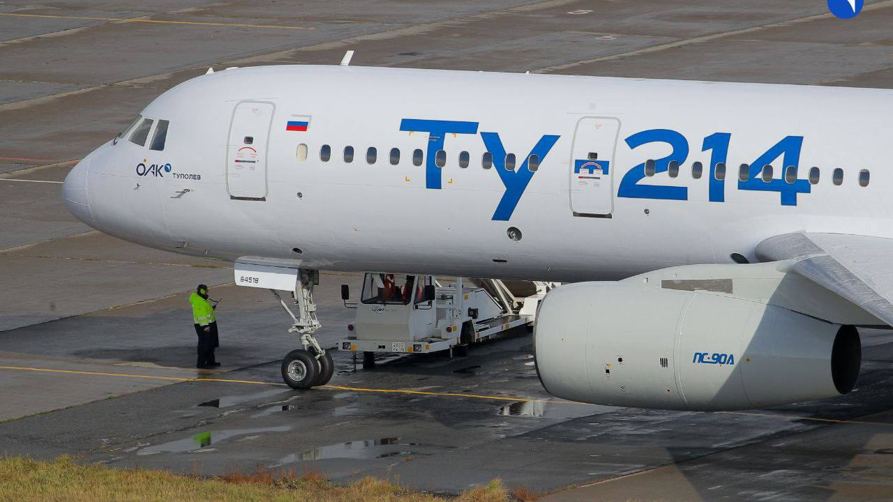«Настроение — Ту-214». Показываем фото и видео российского самолета, который скоро будет перевозить пассажиров