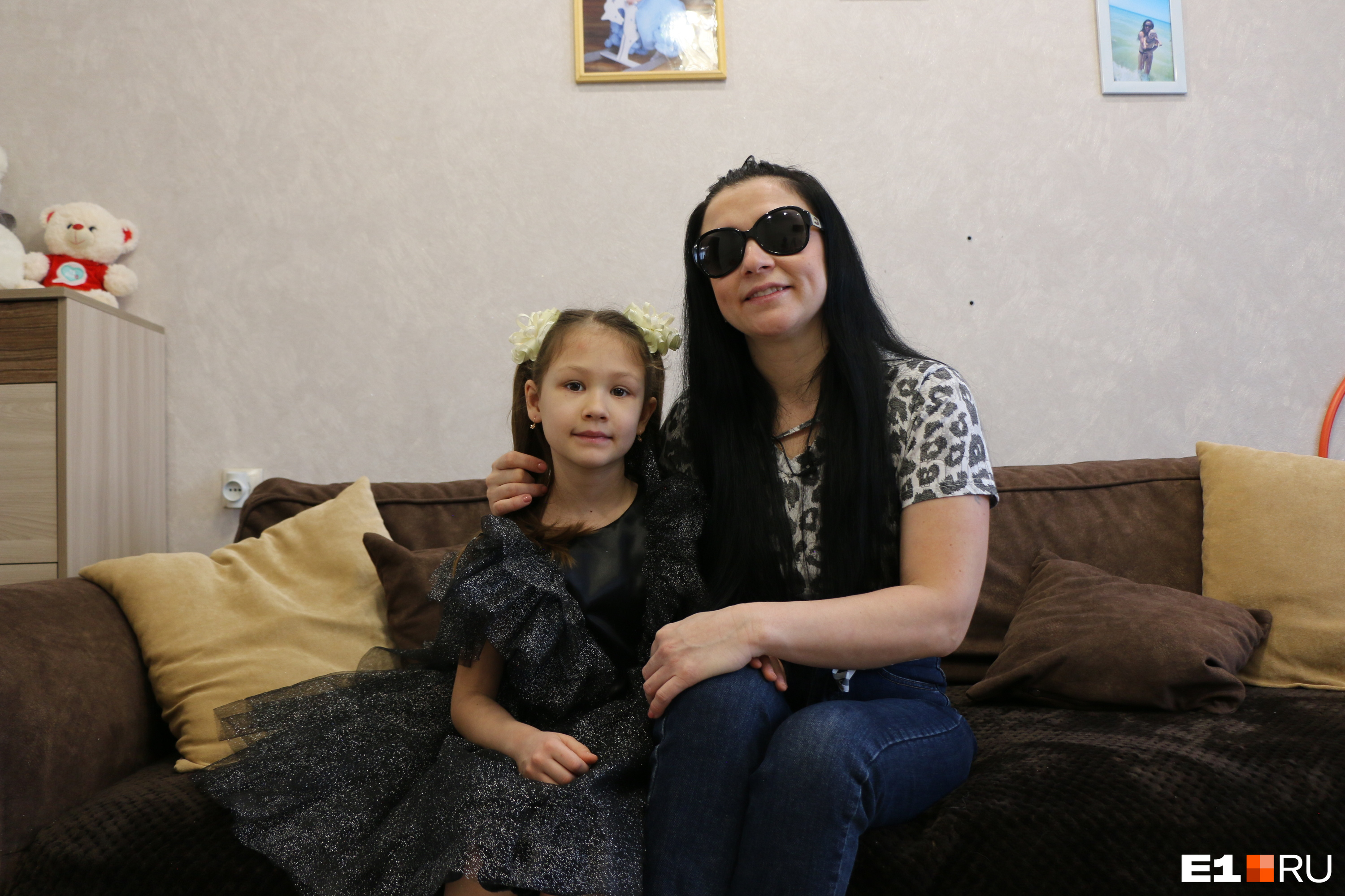 «Хочется увидеть своих детей». Как живет красотка, которой в Екатеринбурге плеснули в лицо кислотой и лишили зрения
