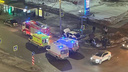 Chevrolet и Kia столкнулись на проблемном перекрестке в Челябинске и вылетели на тротуар