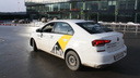 В Екатеринбурге в снегопад сломались приложения для заказа такси