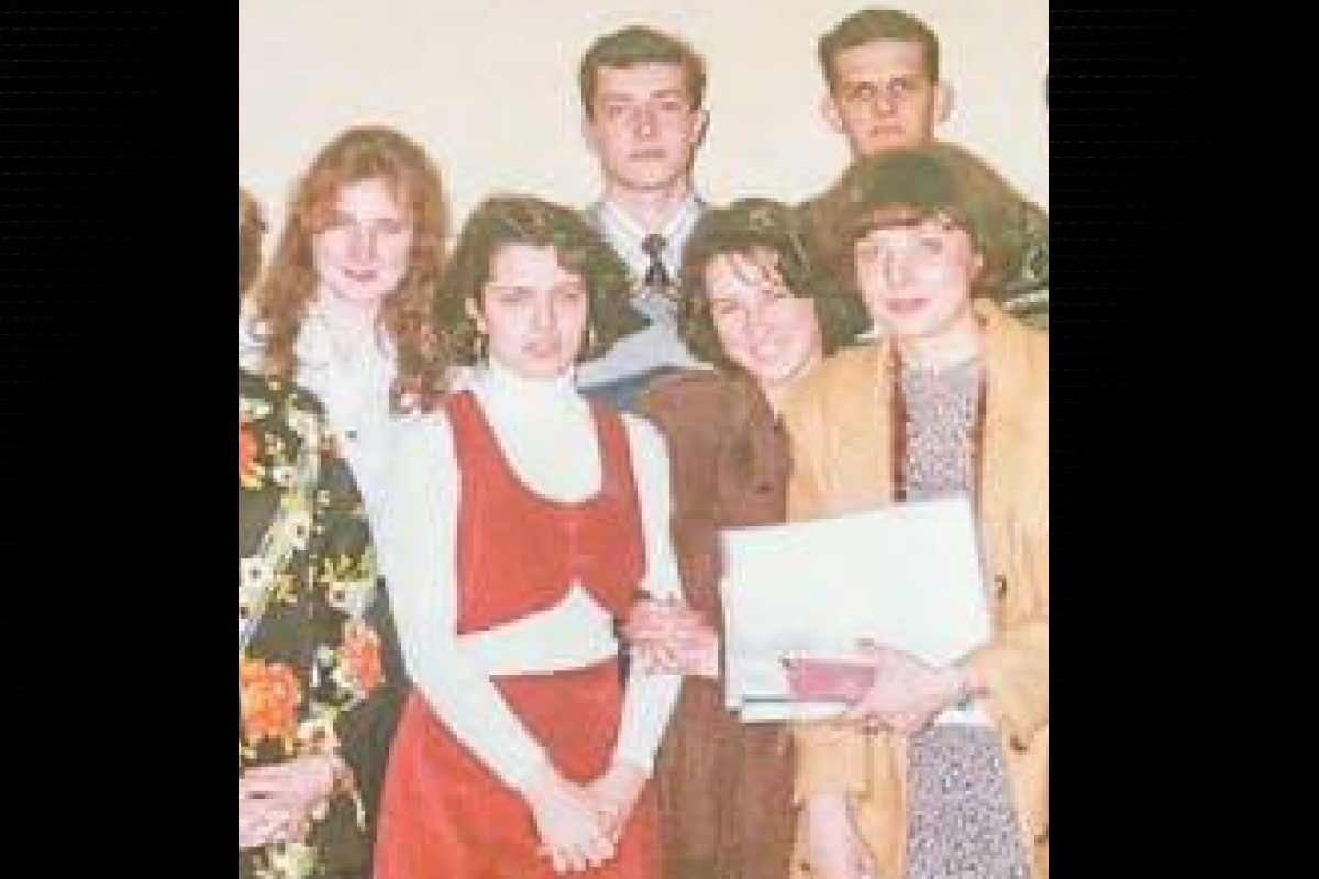 1951 в новгороде обнаружена первая берестяная грамота. 1951 в новгороде обнаружена первая берестяная грамота. берестяная грамота из троицкого раскопа. новгородская археология издание. новгородские печати 12 века.