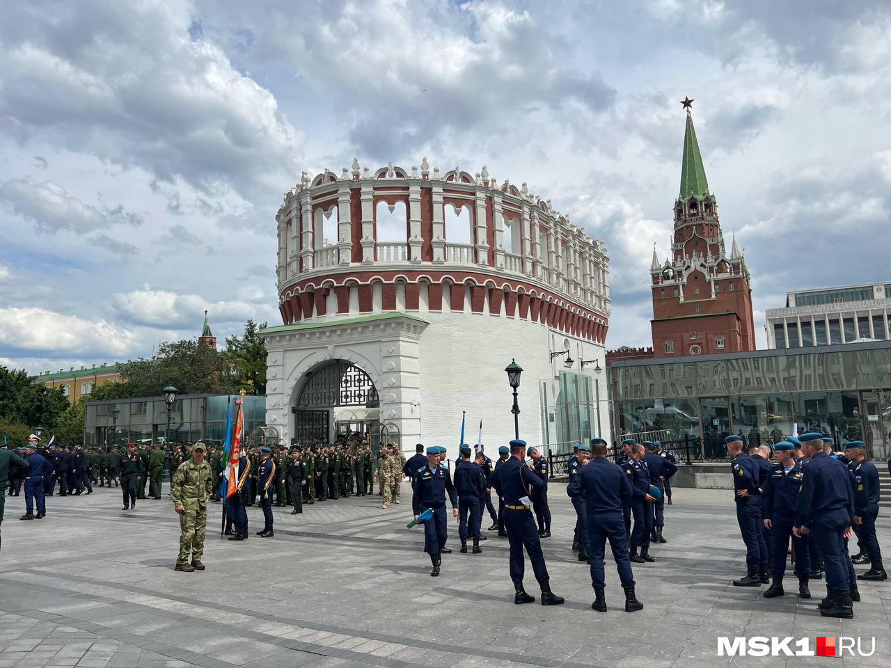 «Вы фактически остановили гражданскую войну»: Путин выступил перед силовиками и военнослужащими