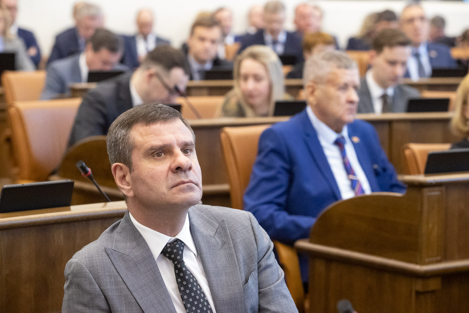 Андрей Новак с 2015 года занимает пост депутата заксобрания края. С 2021 года политик стал одним из трех вице-спикеров парламента
