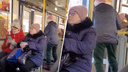 «Возможно, пассажиры выдавили»: автобус со сломанными дверями проехал по Новосибирску