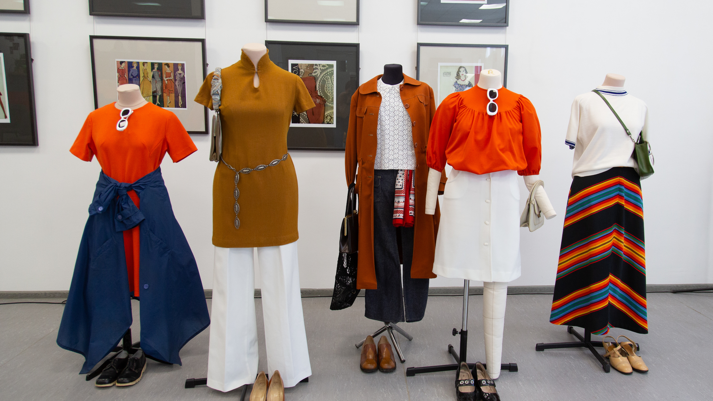 «Мода из комода»: модницы собирают образы с вещами своих мам и бабушек — стилисты дали несколько советов