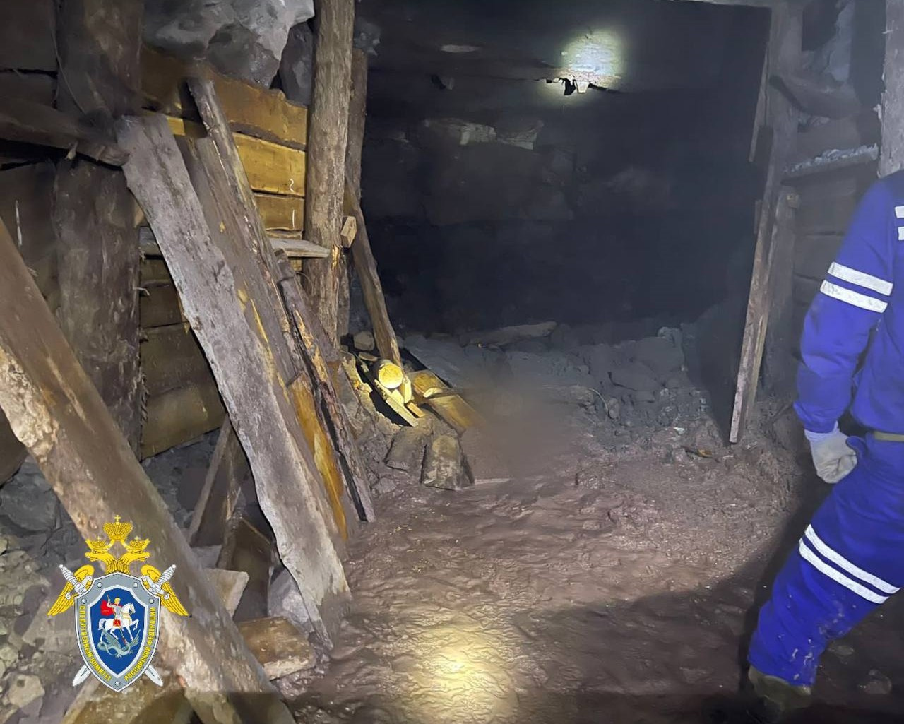 Фото шахты, где погиб человек, показали забайкальские следователи